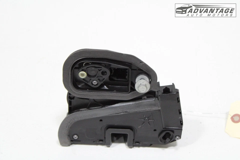 2018-2023 CHEVROLET TRAVERSE REAR LEFT SIDE DOOR LOCK LATCH ACTUATOR OEM - Image 2 of 4