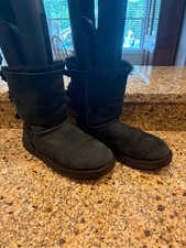 Ugg Bailey Bow Black Suede Sherpa Lined Boots Size 9