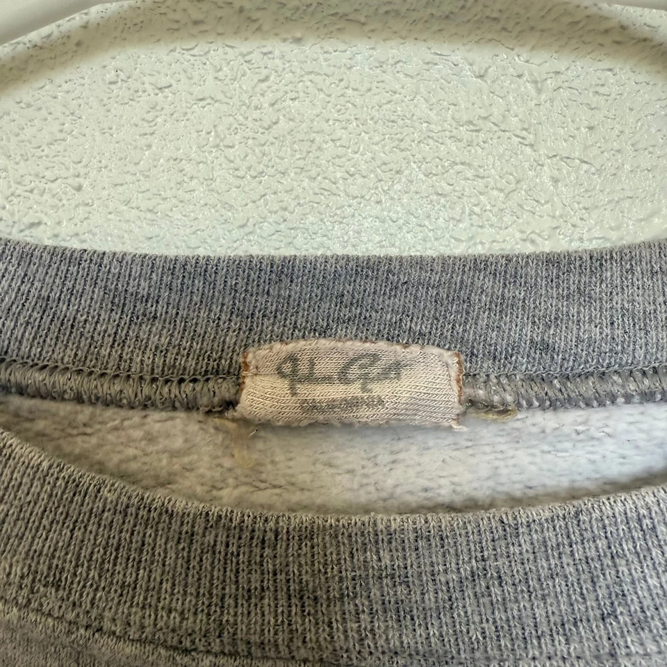 Sudadera bordada Brandy Melville John Galt California Foto 2 de 2