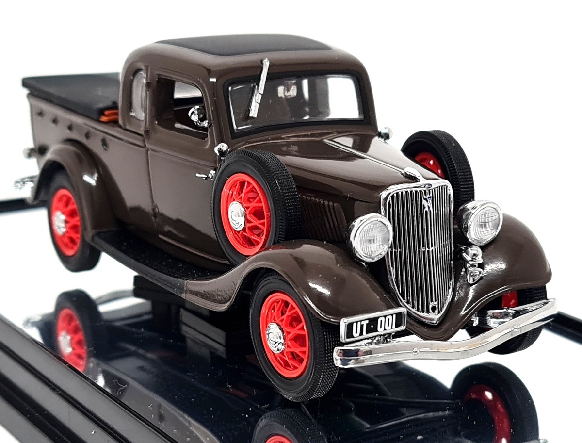 Classic Carlectables 1/43 - Ford Utility 1934 Old Chester Grey Diecast Car