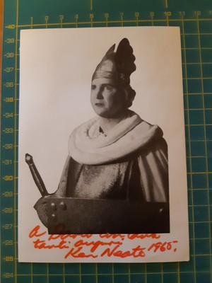 Ken Neate Tenor Photo with Autograph and Dedication 1965
