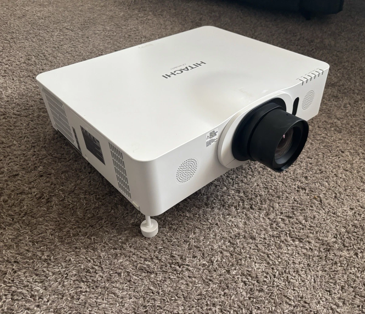 Hitachi 5000 - 7000 ANSI Lumens Home Theater Projectors for sale