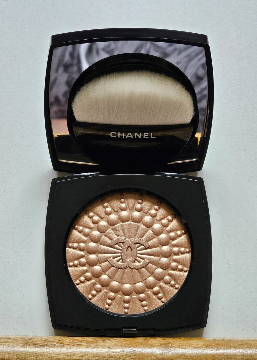 Chanel PERLES DE LUMIERE Illuminating Blush Powder