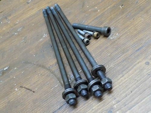 BMW R850R R 850 R ZYLINDERSCHRAUBEN RECHTE SEITE