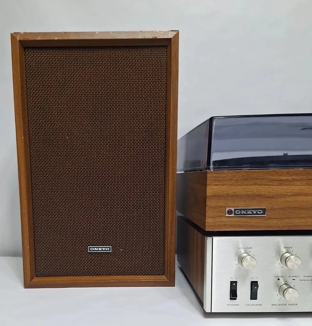 Onkyo Dynamic Four 700 Solid State Complete Stereo system