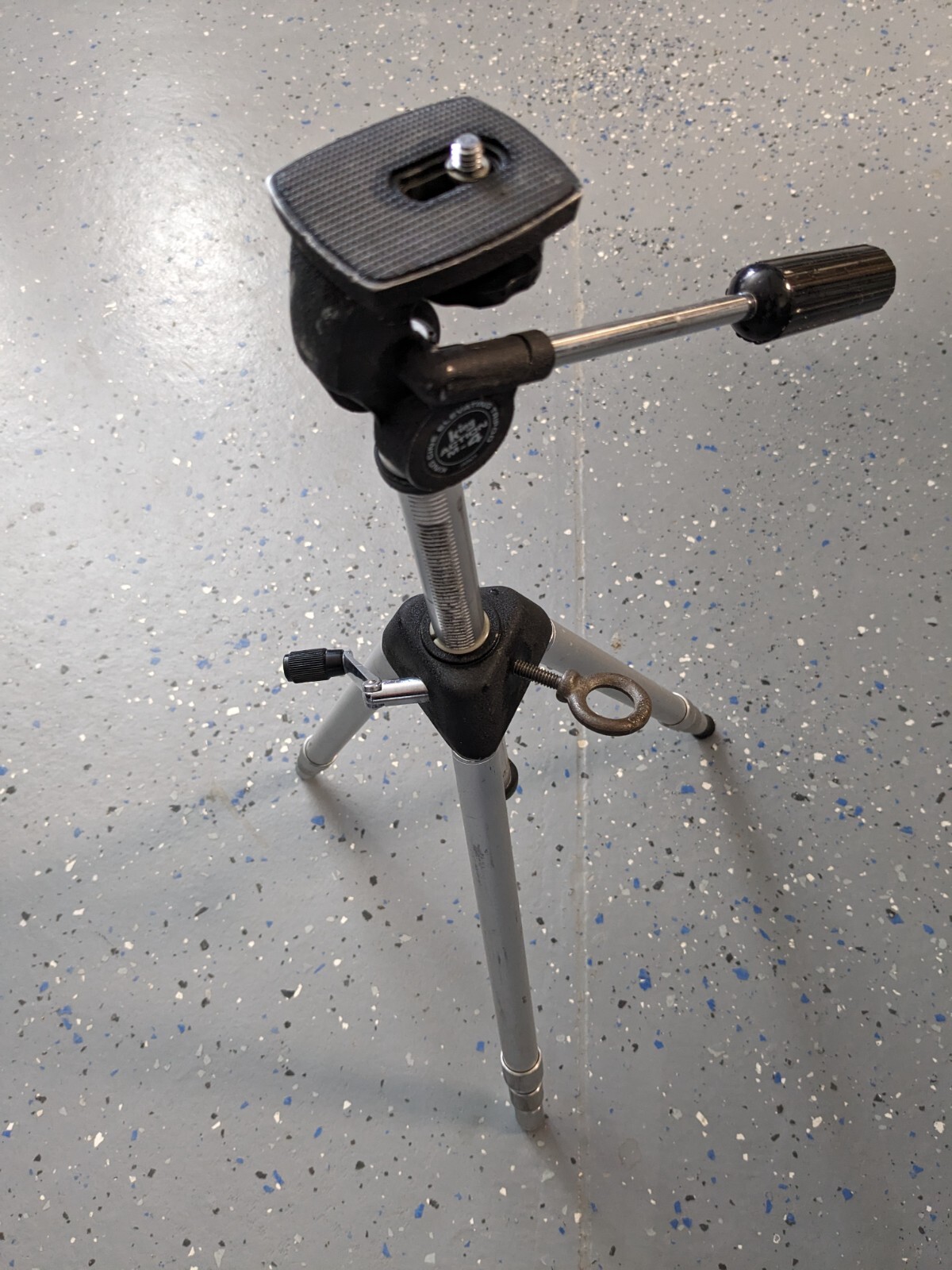 camera tripod king Action m-4