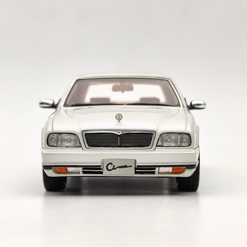 Hi-Story 1/43 Nissan Cima Type III Limited L 1991 White HS334WH