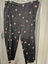 Women's Size 10 Black/Pink Floral Side Zip Cotton Blend Capris By Betu Sport