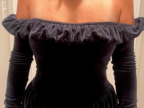 Betsey Johnson '80 Punk Label Black Velour Jumpsuit Cold Shoulder Ruffle NEW 4/6 - Picture 7 of 15