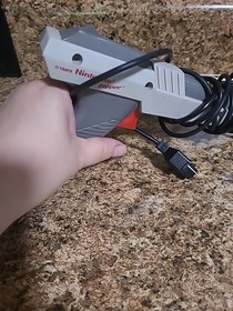 Nintendo - NES Zapper Light Gun Gray Controller - OEM Original 1985 -vintage