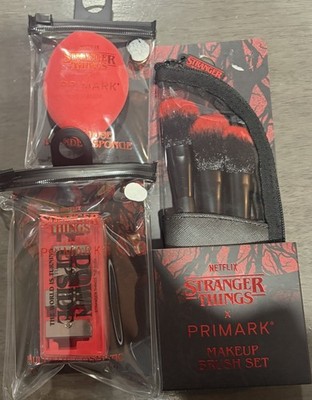 Stranger Things X Primark Lot Of 3 Make Up Brush Set, Sponge And Sharpener