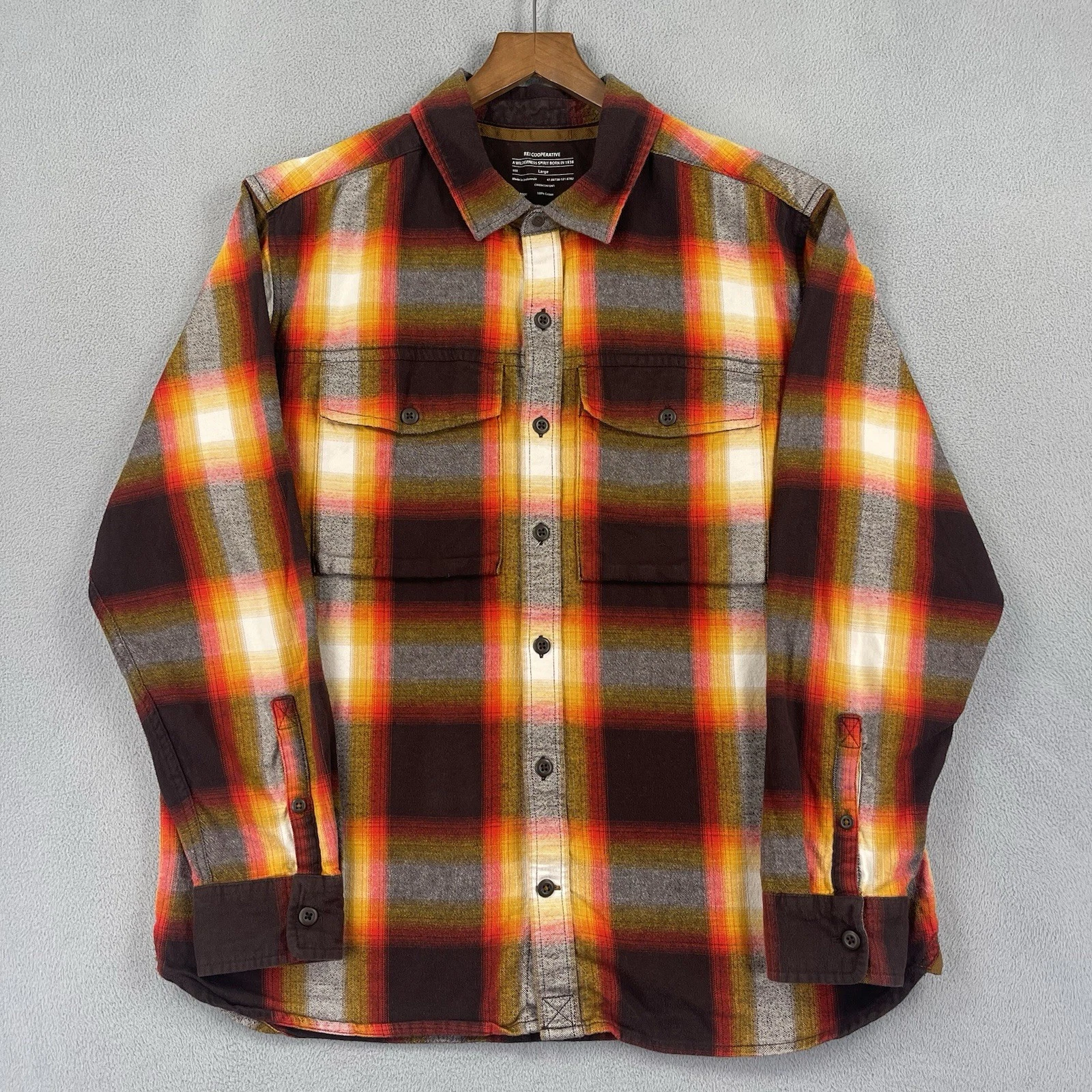 REI Cooperative Shirt Men’s Large Button Up Flannel Button Up Flap Pockets Hike