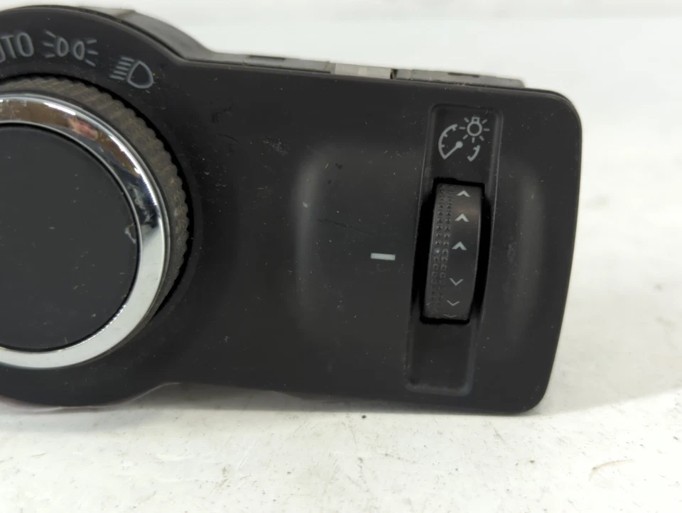 2015 Chevrolet Cruze  Headlight Dimmer Control Switch BX81H - Image 3 of 4