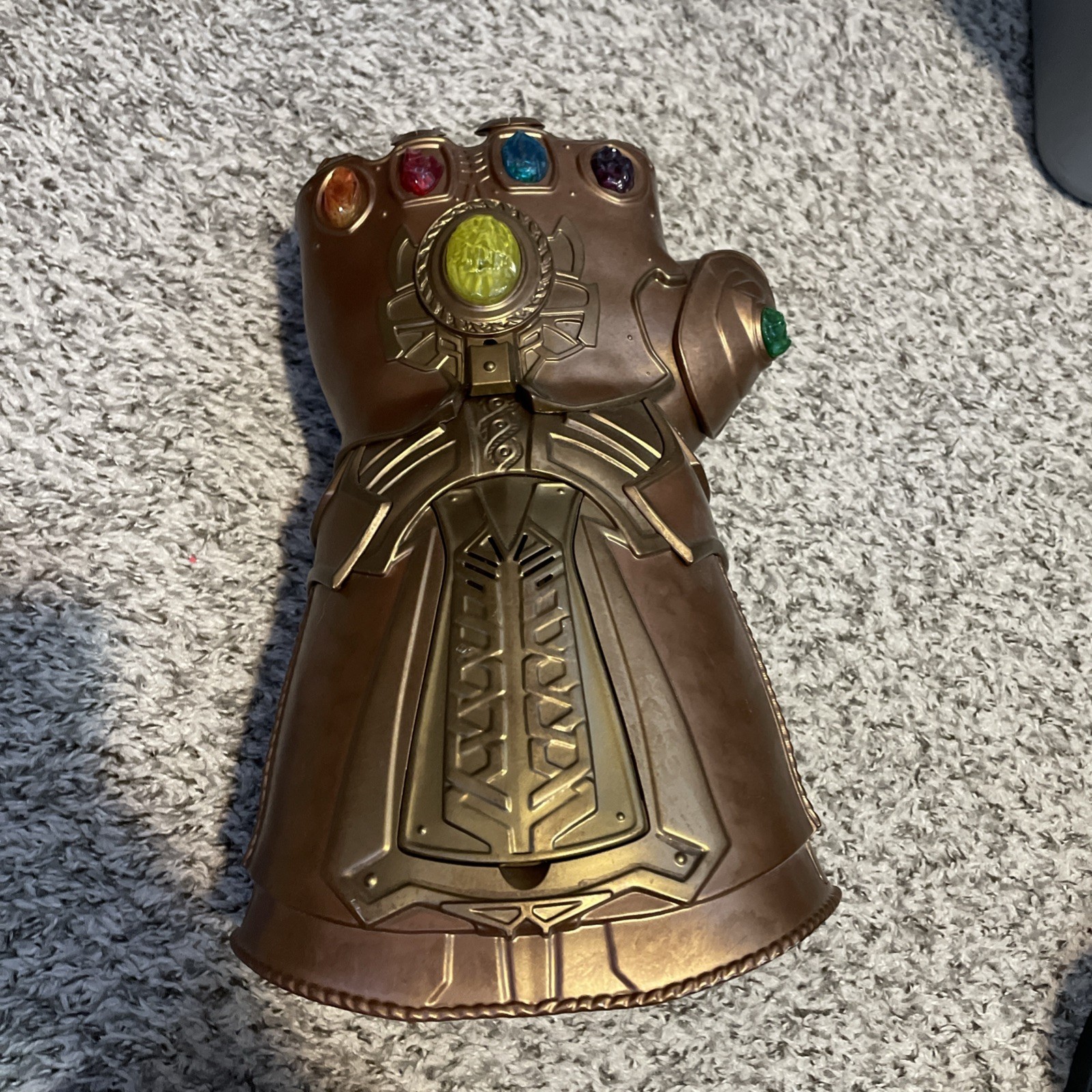 &nbsp;Thanos Infinity Gauntlet Electronic Fist Glove Toy&nbsp;2017 H