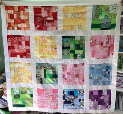 Unvollendetes Quilt-Top - 46 Zoll quadratisch - 100 % schrottig! Regenbogenfarben! Plus Bindung