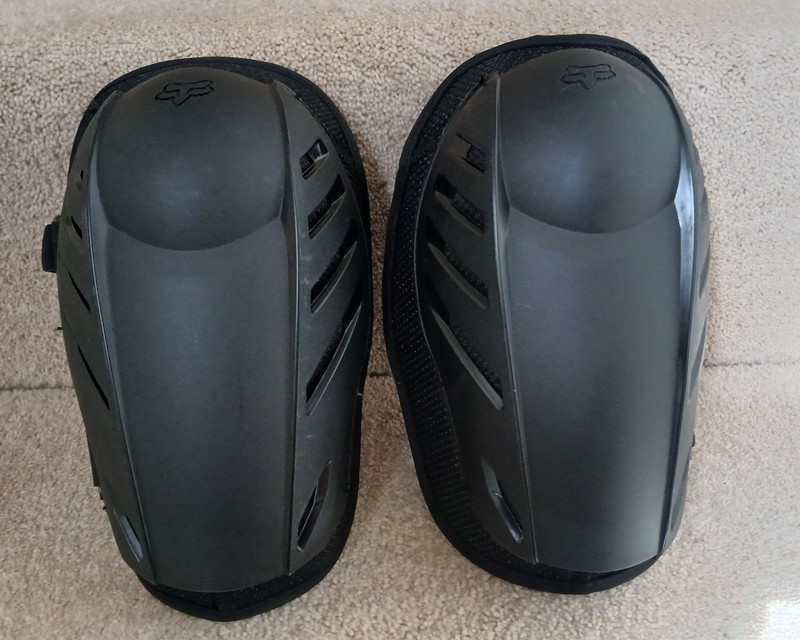 Fox Titan Elbow Pads - Black - L/XL