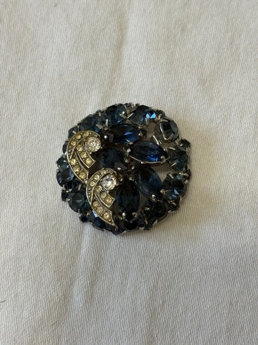 Vintage LOT of Costume Jewelry Signed WEISS Brooch / Pins, Clip On Earrings -L - Picture 3 of 23
