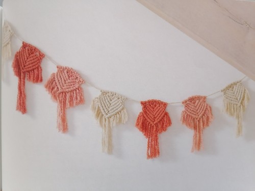 MACRAMÉ FOR BEGINNERS Bookazine 24 Projects for Home/Garden, 1st Edition, 128pg - Picture 11 of 18