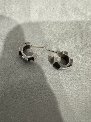 Mignon faget dentils Earrings - Picture 1 of 3
