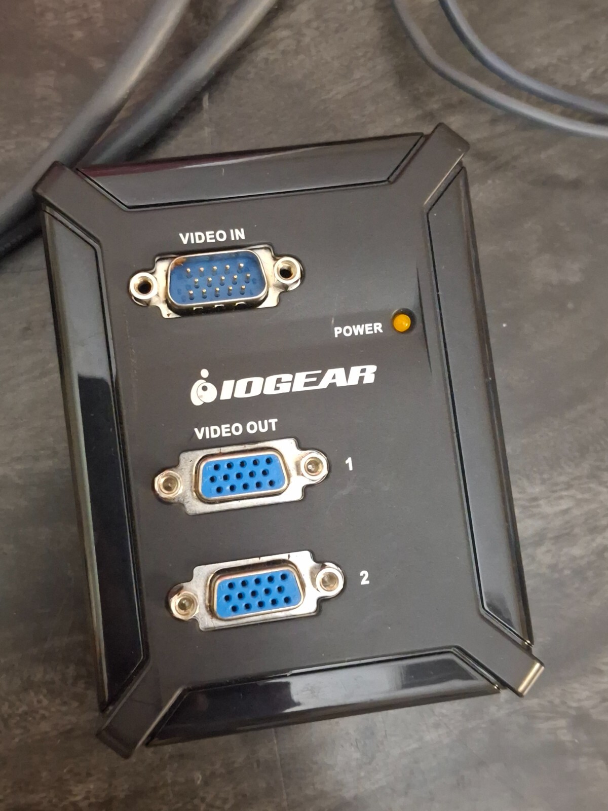 IOGEAR 2-Port KVM Switch GCS632U w/ Iogear 2-Port VGA Video Splitter GVS62