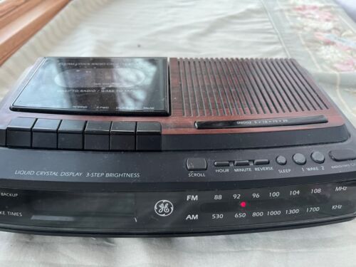 Vintage Radio GE Model 7-4966B FM/AM Clock Cassette Player Recorder - Picture 3 of 6