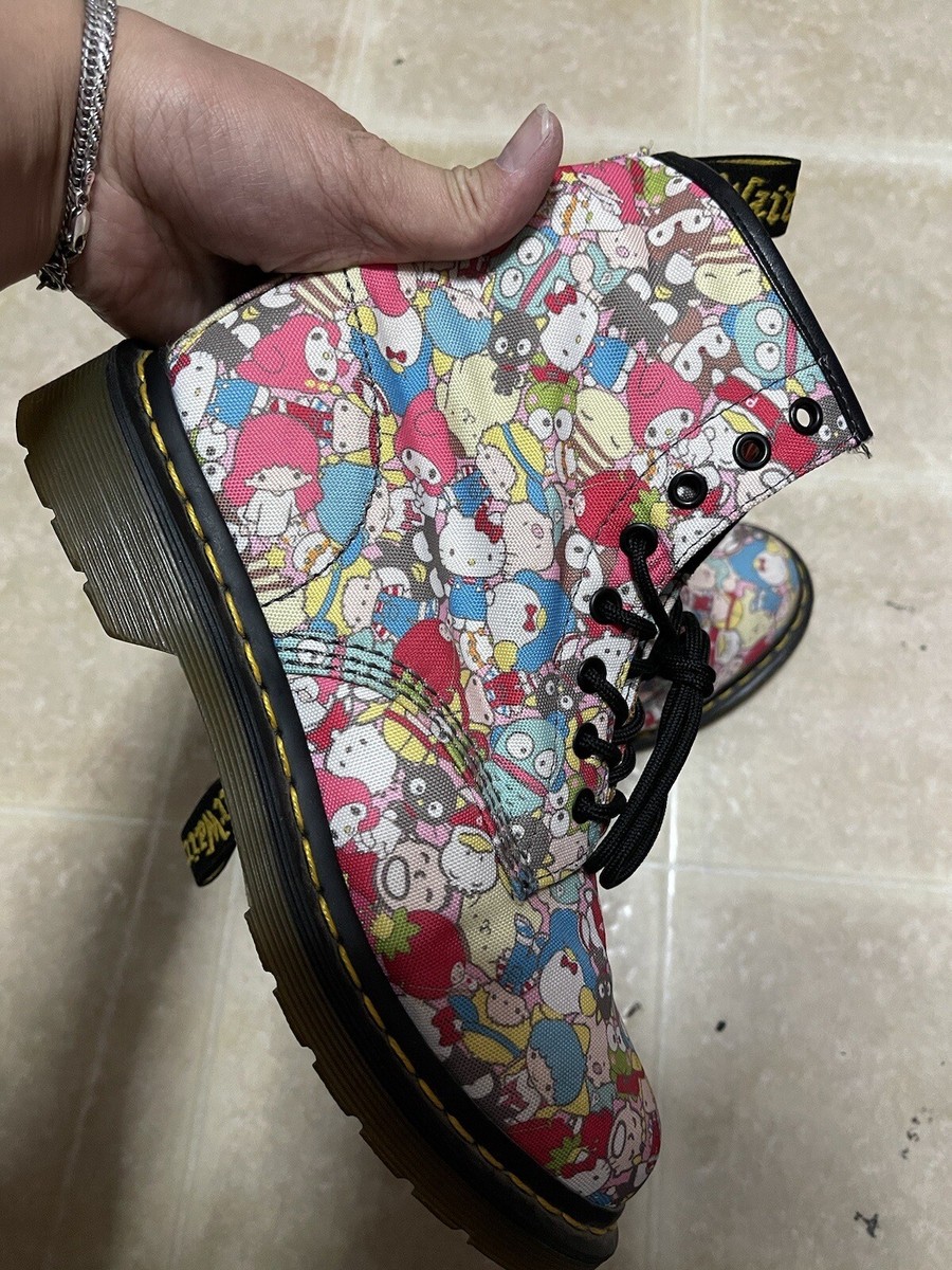 ❤️未使用❤️ Dr.Martens サンリオ ハローキティ 限定 UK4 ドクターマーチン×ハローキティ新作8ホールブーツ、サンリオ人気キャラ