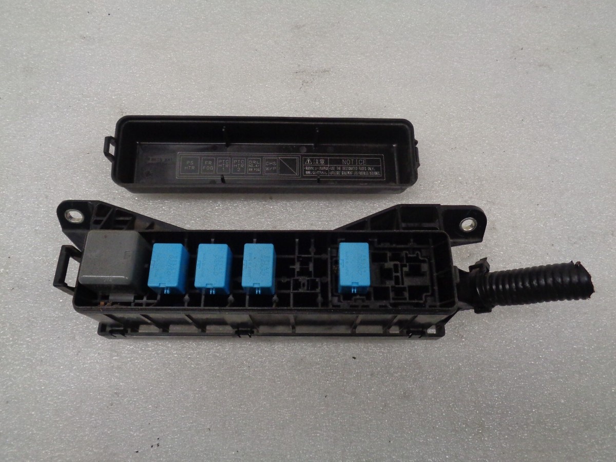 2004-2009 Toyota Prius Under Hood Small Fuse Relay Box 7107-XA1