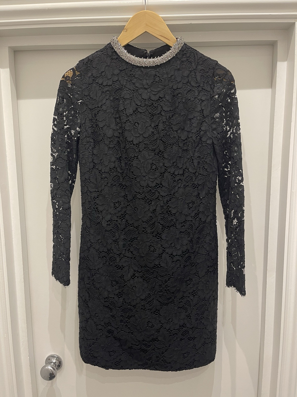 Abito Saint Laurent nero in pizzo con colletto in cristallo argento FR36