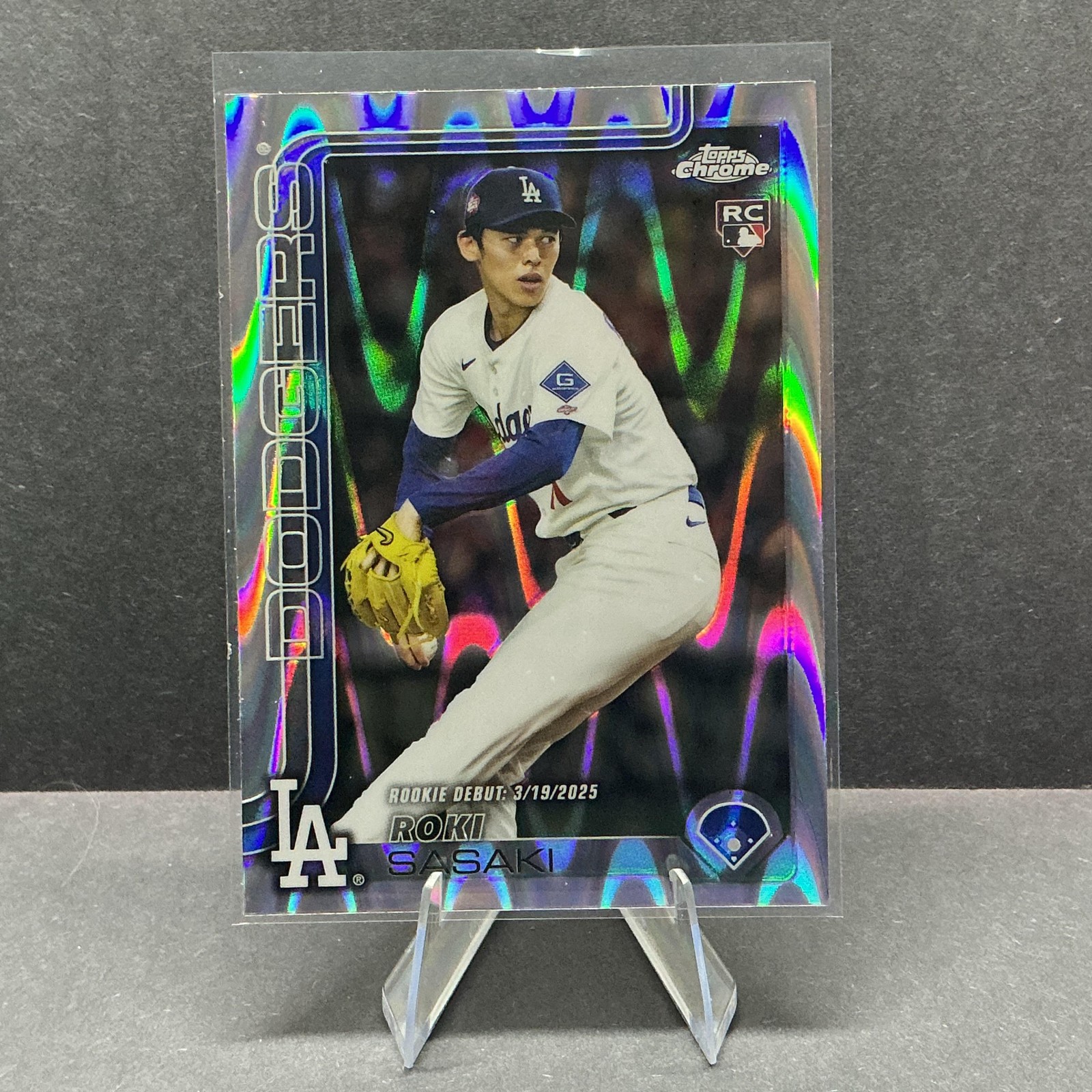 2025 Topps Chrome Update #USC73 Roki Sasaki Rookie RayWave Refractor