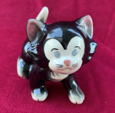 Vintage Figaro Pinocchio Cat Ceramic Figurine by Metlox Evan K Shaw 1946