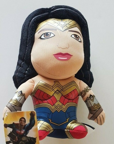DC Comics Batman V Superman Dawn Of Justice Wonder Woman 7" Plush Soft Toy - Picture 3 of 3