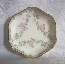 COALPORT SPALIER ROSE UNTERSETZER BONE CHINA ANSTECKNADEL ODER SCHMUCKSCHALE BLAU & ROSA BLUMEN