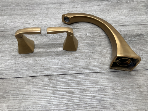 Kraus Oletto Touchless Sensor Pull-Down Single Handle Kitchen Faucet Brushed Brass