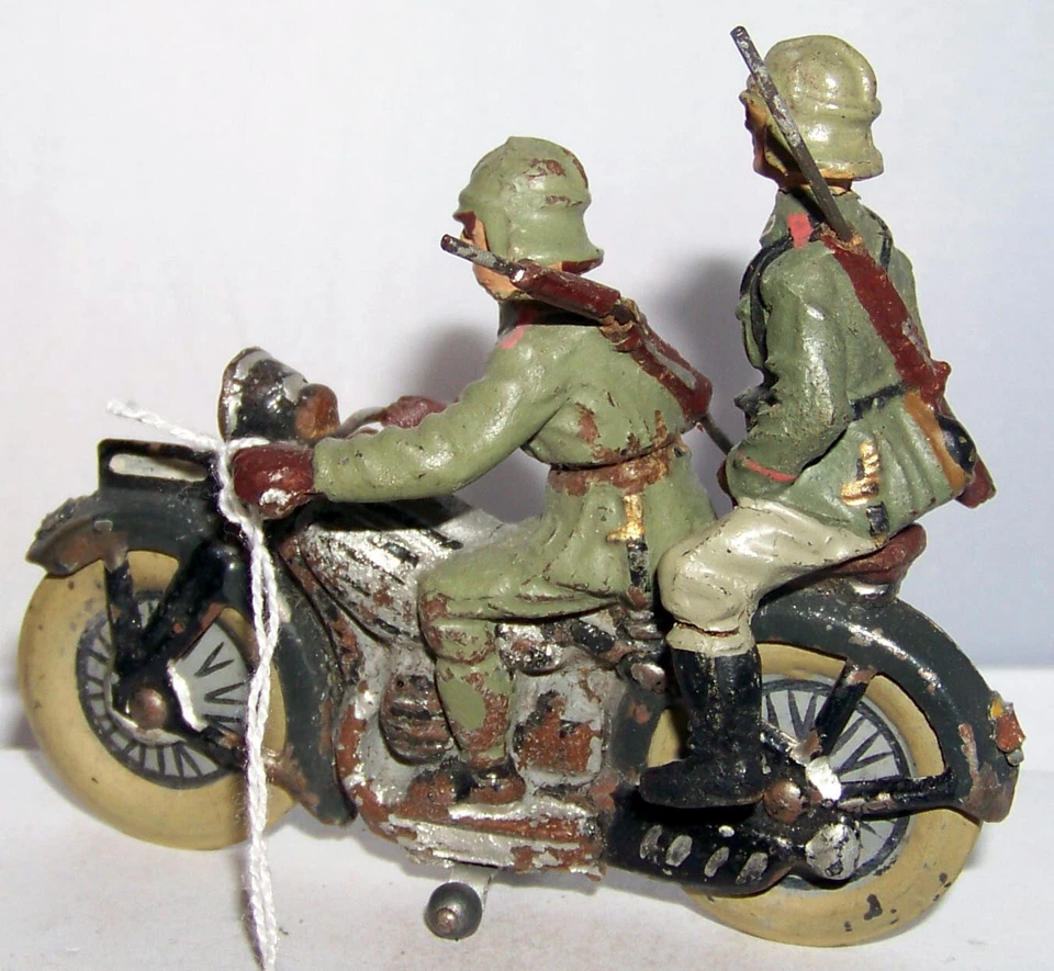 Composición Lineol soldados alemanes en motosierra Foto 2 de 2