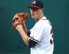 Signed  8x10 MATT WISLER Atlanta Braves Autographed photo - COA 