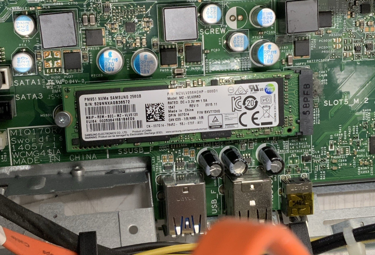 Dell Optiplex 7040 Intel i7-6700 3.4GHz 16GB 1TB HDD/256GB