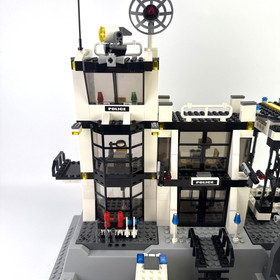 LEGO 7237 Police Station City 2005 Guaranteed 100% Complete w/ Instructions