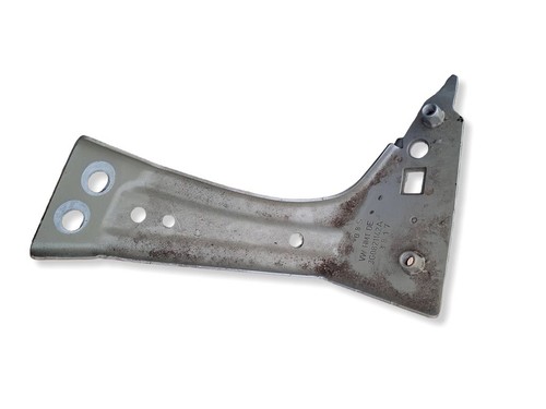 Volkswagen PASSAT B8 2017 Halterung Kotflügel 3G0821142A OZC45354