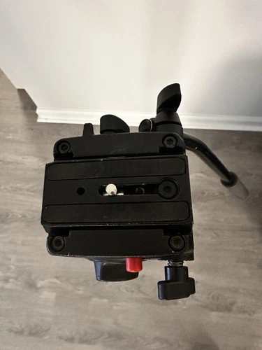 Manfrotto 561B Tripod Head For HDV Fluid Video - Picture 11 of 13