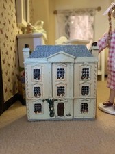 Casa de muñecas miniatura juguete infantil escala 1:12 “Montgomery” resina casa de muñecas réplica