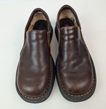 Born W9934 Women  s Leather Slip  On Clogs Womens Size 8US 39 Womens Medium Width