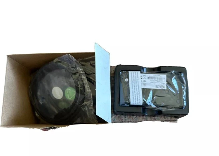 KVM Switch TWO DISPLAY PORTS (WITH CABLES AND ACCESSORIES)  - Tripp Lite - Image 2 of 4