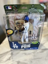 Yasiel Puig Signs Exclusive Autograph Deal with Topps 22