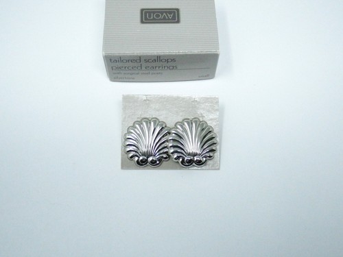 Orecchini vintage Avon su misura capesante traforate - Foto 3 di 4