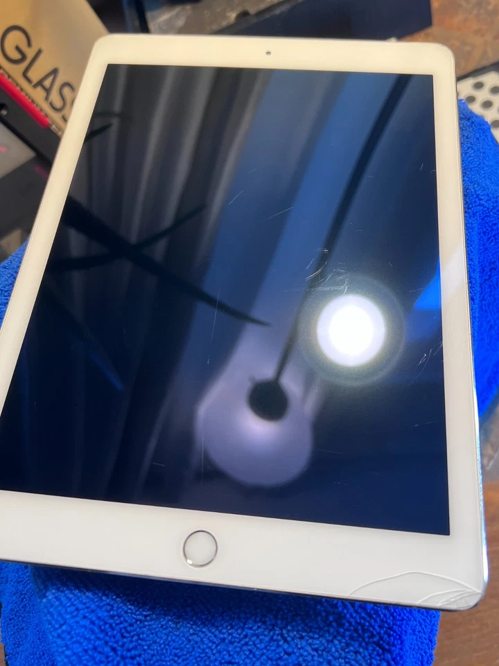 Apple iPad Air 2 (16gb) Cellular Unlocked (A1567) Gold {iOS13}96% * JAILBREAK - Image 4 of 4