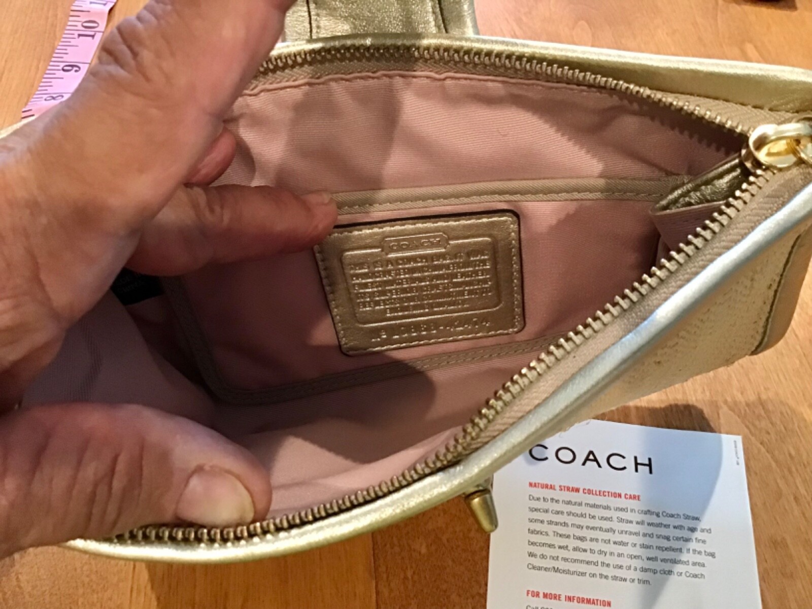 COACH NATURAL STRAW COLLECTION GOLD LEATHER CASHIN LO… - Gem