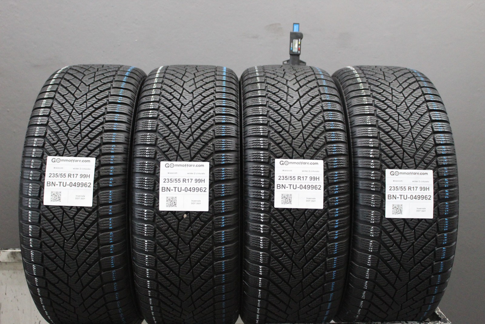 4 Pneumatici 235/55 R17 Pirelli Winter 2 Cinturato