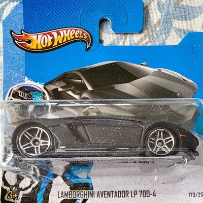 HOT WHEELS MAINLINE - LAMBORGHINI AVENTADOR LP 700-4 - BRANDNEU - 2012