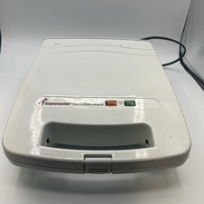 Toastmaster Family waffle Baker Model 287 Whi...