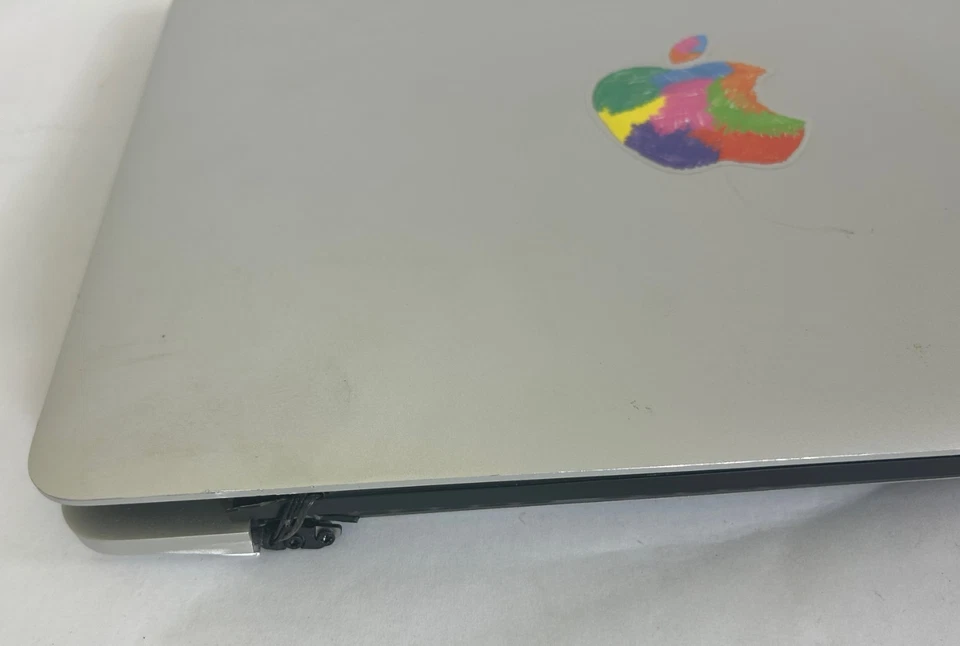 MacBook Pro A1502 *FOR PARTS ONLY* - Image 3 of 4